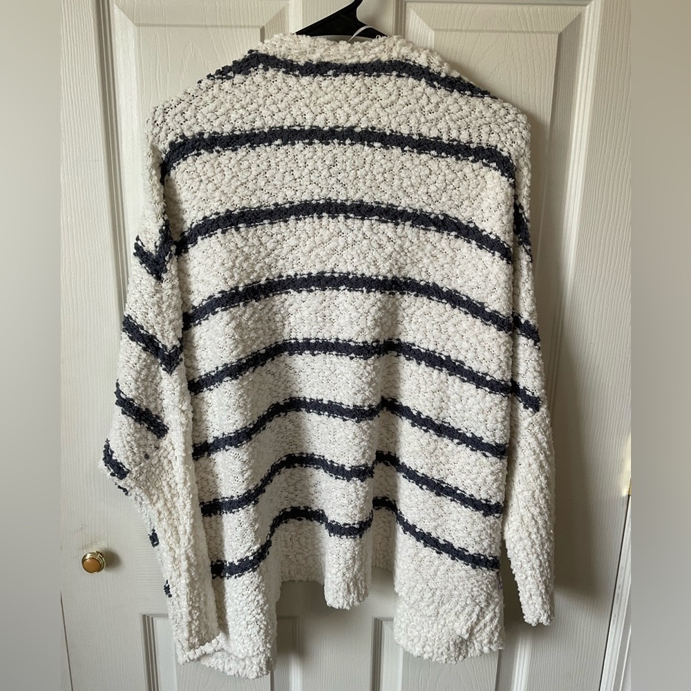 C&C California cardigan. Blue and white. Size L. NWT - Picture 6 of 6